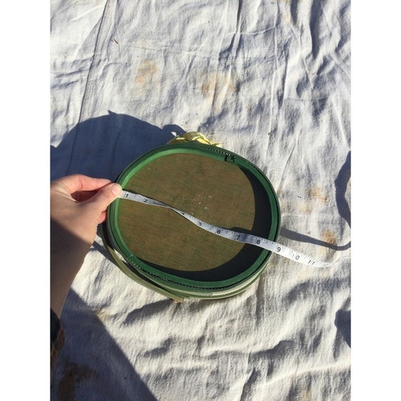 Green bee wire basket wood bow yellow rustic farmhouse country - Picture 5 of 11